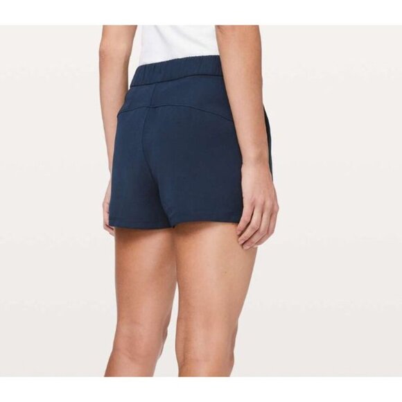 Lululemon On The Fly Short *Woven *2.5" True Navy Size 6 - Picture 2 of 4